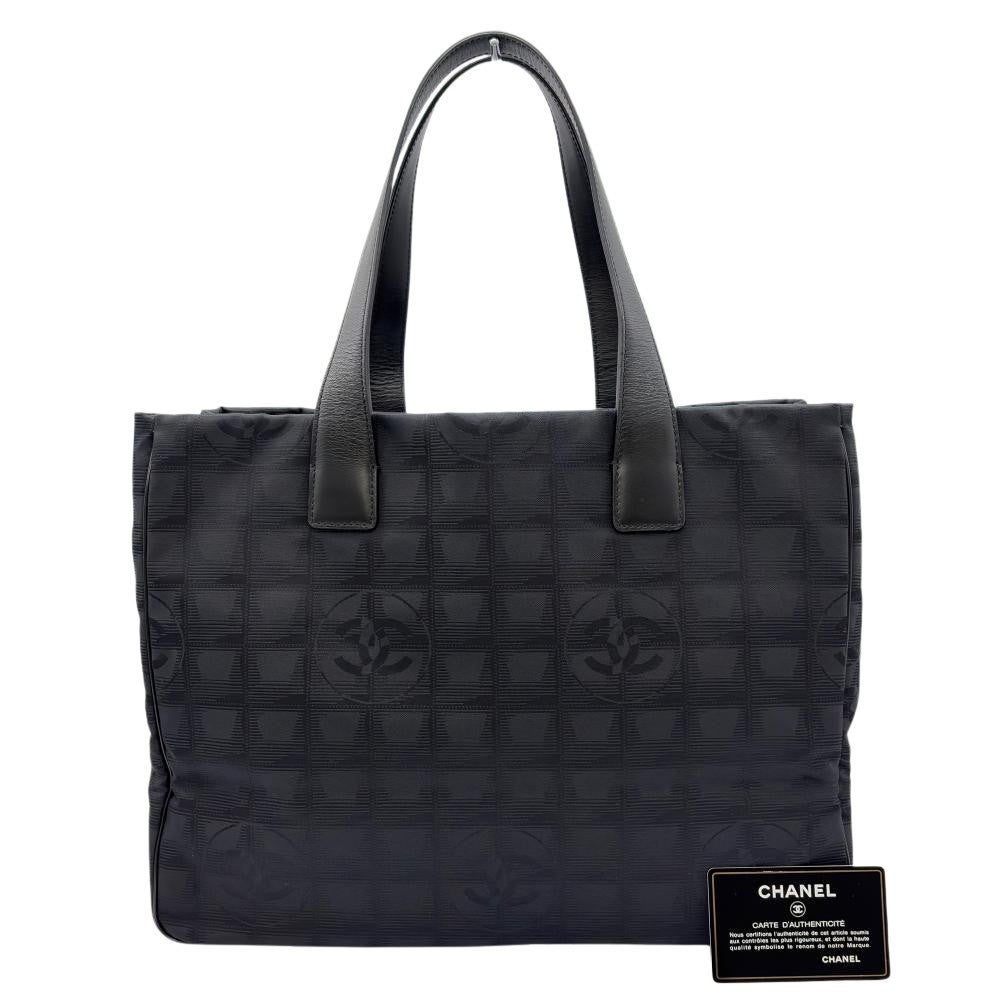 CHANEL MAKEUP ブラック ナイロントートバッグ シャネル CHANEL ニュートラベルライン MM トートバッグ ナイロン