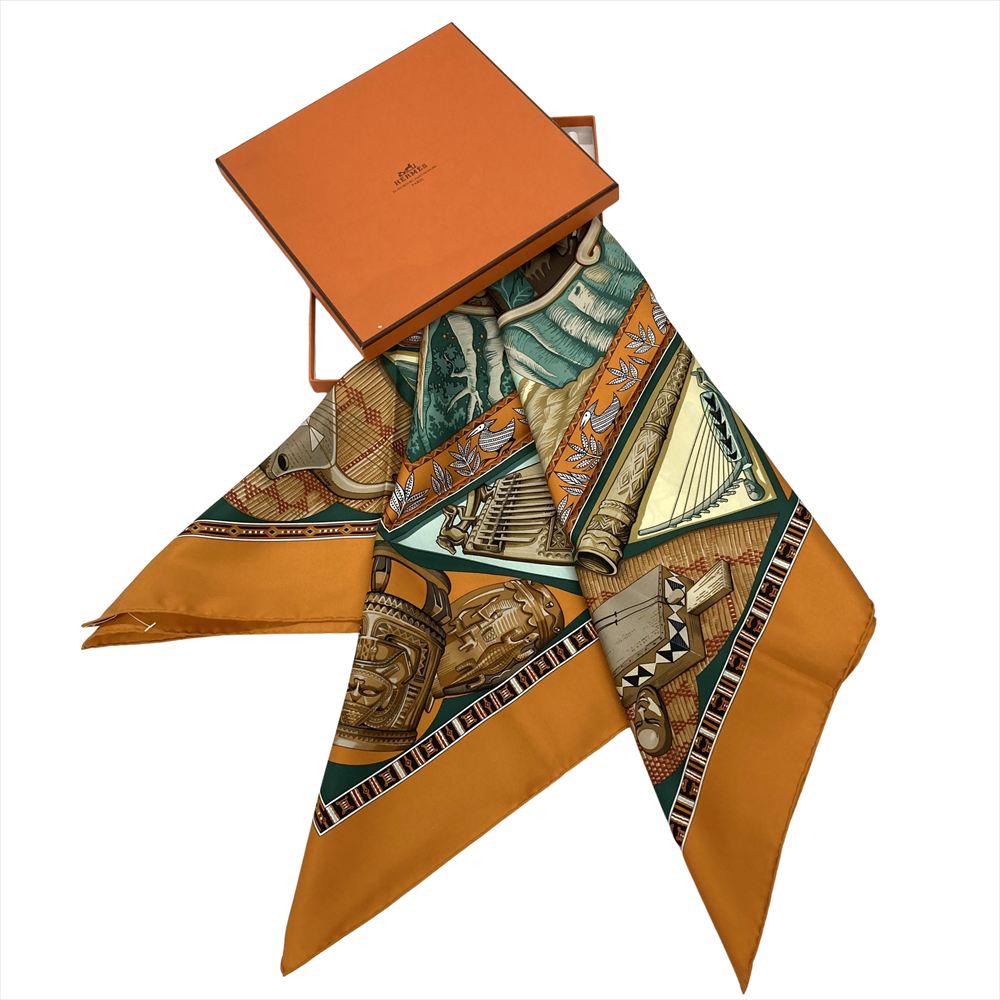 HERMES エルメス カレ 90 Au son du Tam-tam シルクスカーフ ブラウン