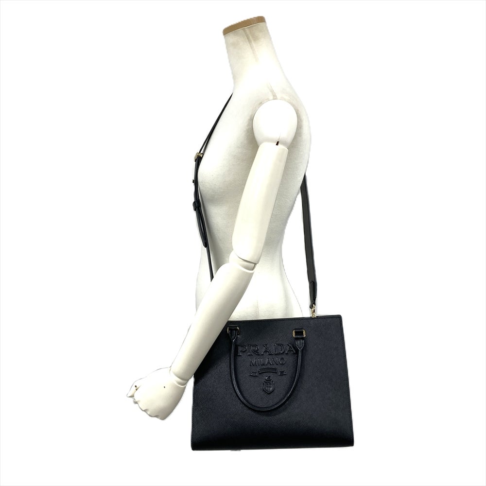 プラダ PRADA エンボスロゴ ショルダーバッグ 2WAY サフィアーノ