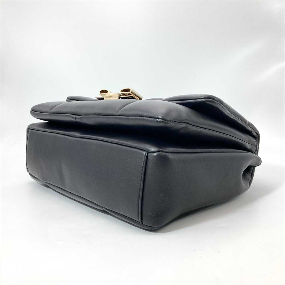 フェラガモ Ferragamo キルティング チェーン ショルダーバッグ レザー