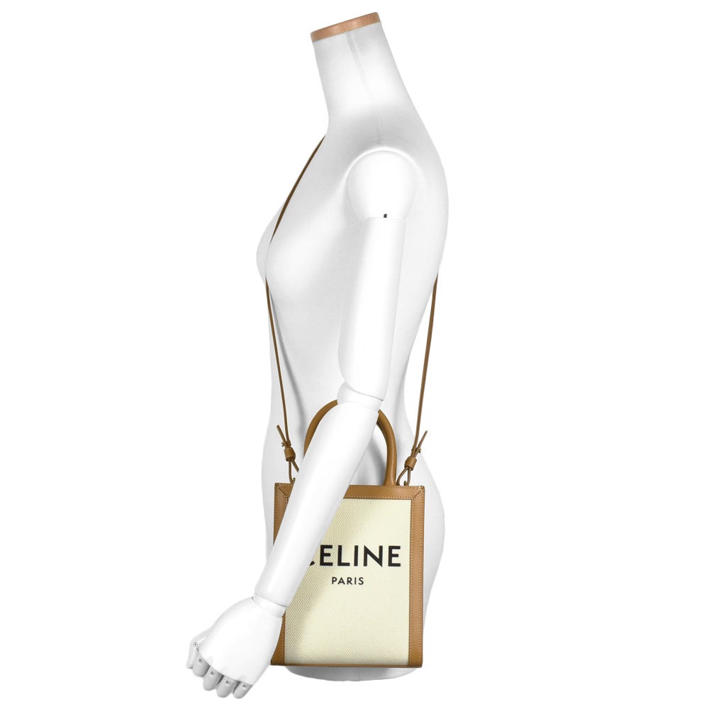 セリーヌ CELINE バーティカルカバ ミニ 193302DCI.02NT 馬車 カバン 2WAY ショルダーバッグ キャンバス/レザー ナチュラル ベージュ CELINE（セリーヌ） 193302DCI.02NT 馬車 バーティカルカバ ミニ 2WAY