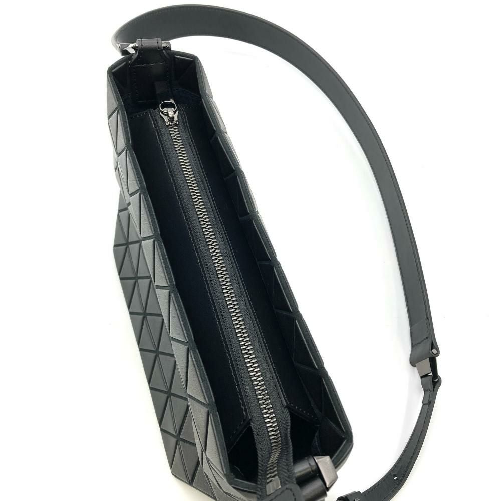 イッセイミヤケ ISSEY MIYAKE バオバオ クリスタルマット 2WAYバッグ ショルダーバッグ マットブラック BB33AG313 中古 新入荷 OB1642 BAO ISSEY MIYAKE イッセイミヤケ バオバオ クリスタルマット 2WAY