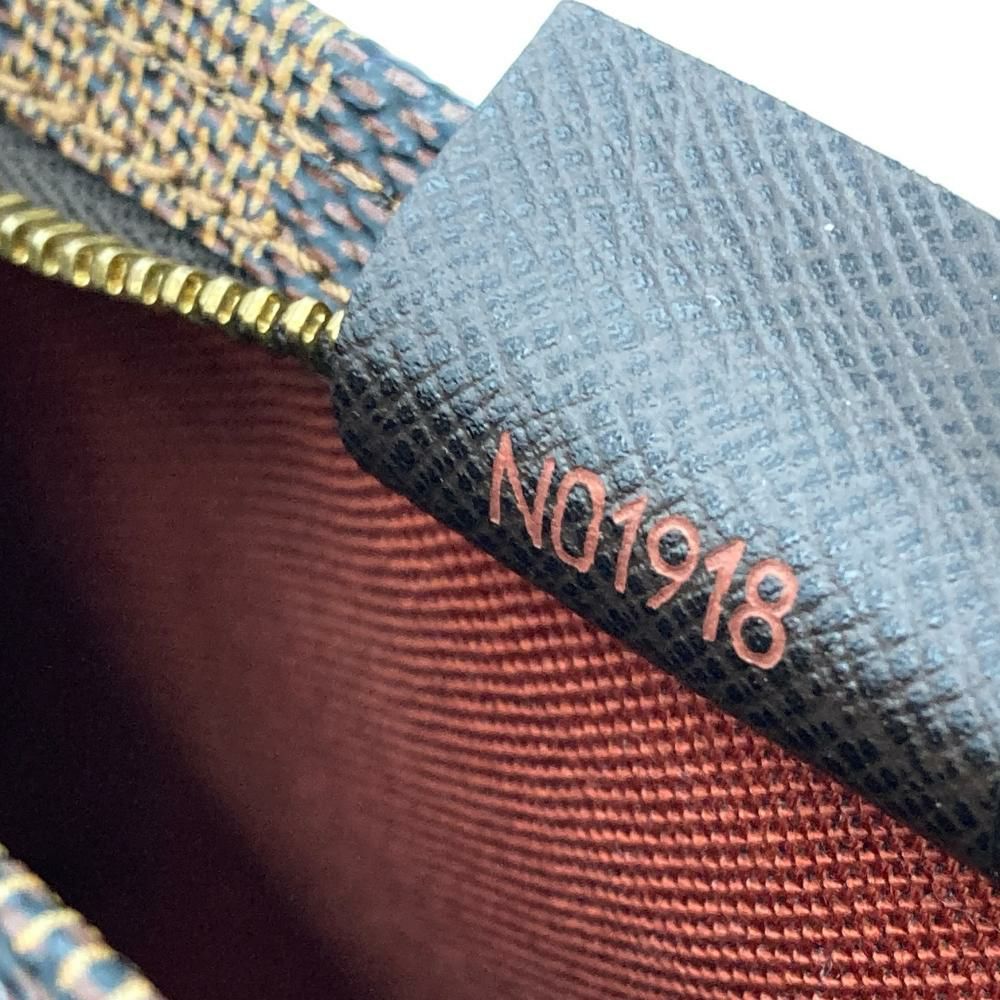 ルイヴィトン LOUIS VUITTON トゥルース メイクアップ ポシェット