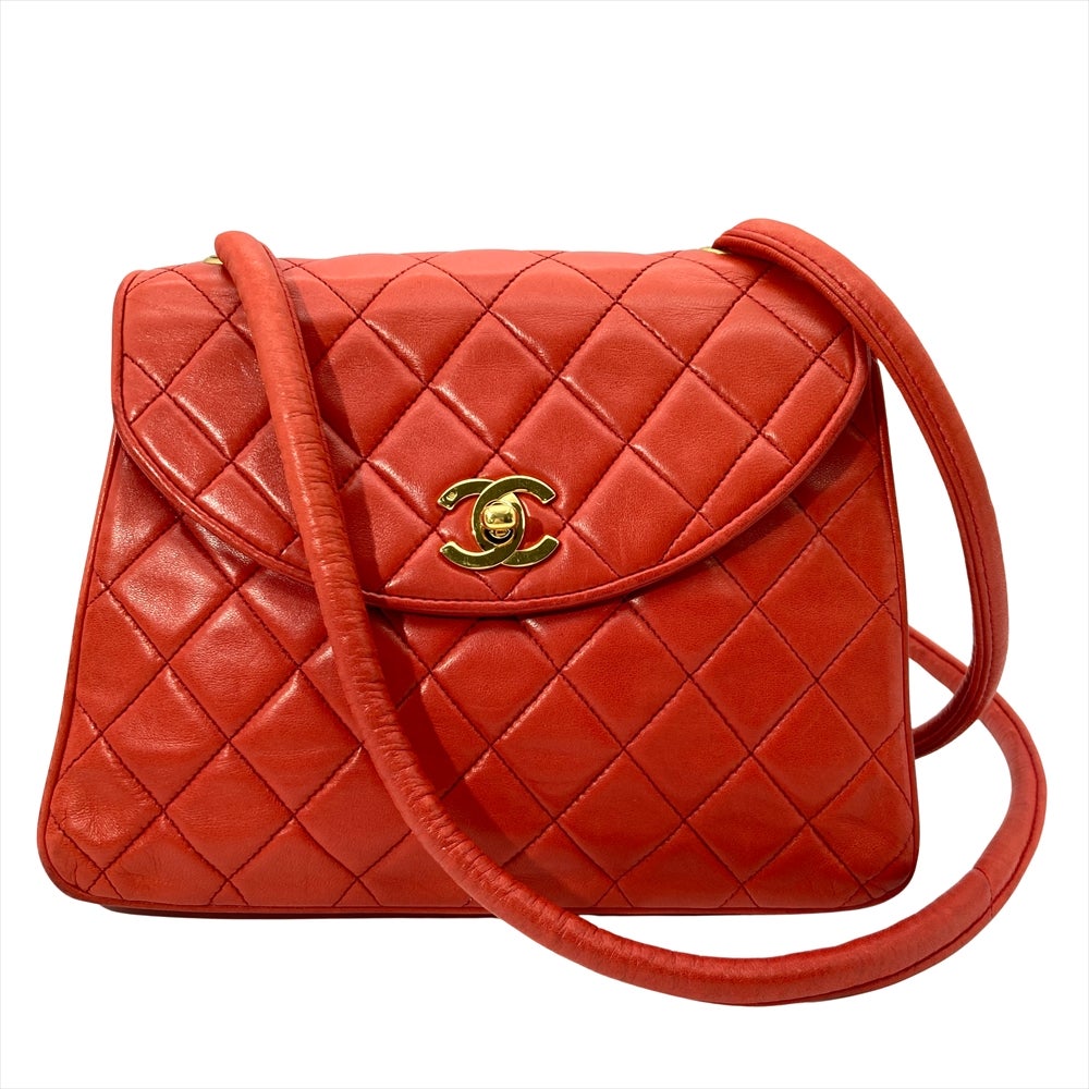 CHANEL 赤 ケース ラムスキン ココマーク シャネル CHANEL マトラッセ ショルダーバッグ ラムスキン レッド ココ