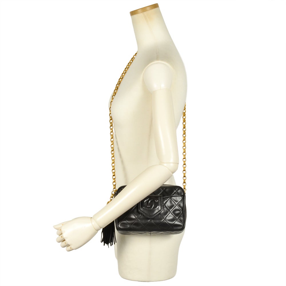 CHANEL シャネル マトラッセ ココマーク フリンジ付 ビジューチェーンショルダー ラムスキン 白（ゴールド金具） ショルダーバッグ ミニショルダーバッグ レディース バッグ ショルダーバッグ ハイブランド 【中古】【送料無料】 CHANEL - CHANEL シャネル マトラッセ ココマーク フリンジ付 ビジュー